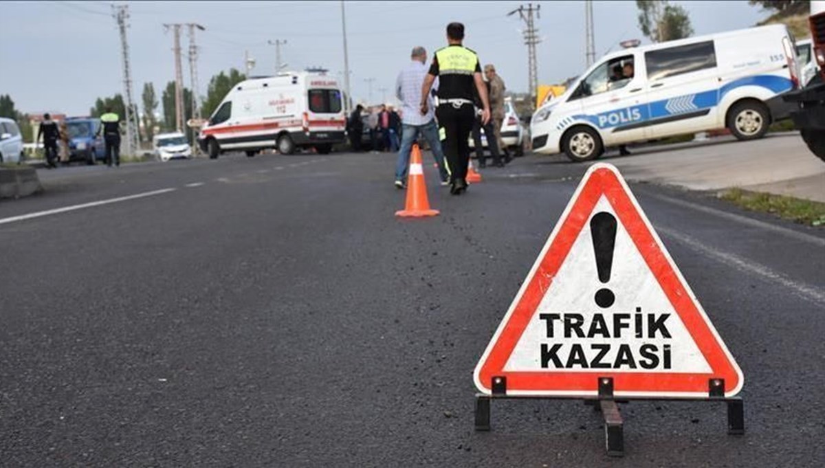 Ankara’da park halindeki TIR’a çarpan otomobilin sürücüsü öldü