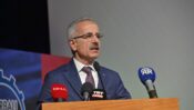 Bakan Uraloğlu İzmirlilerden 5 yıl istedi