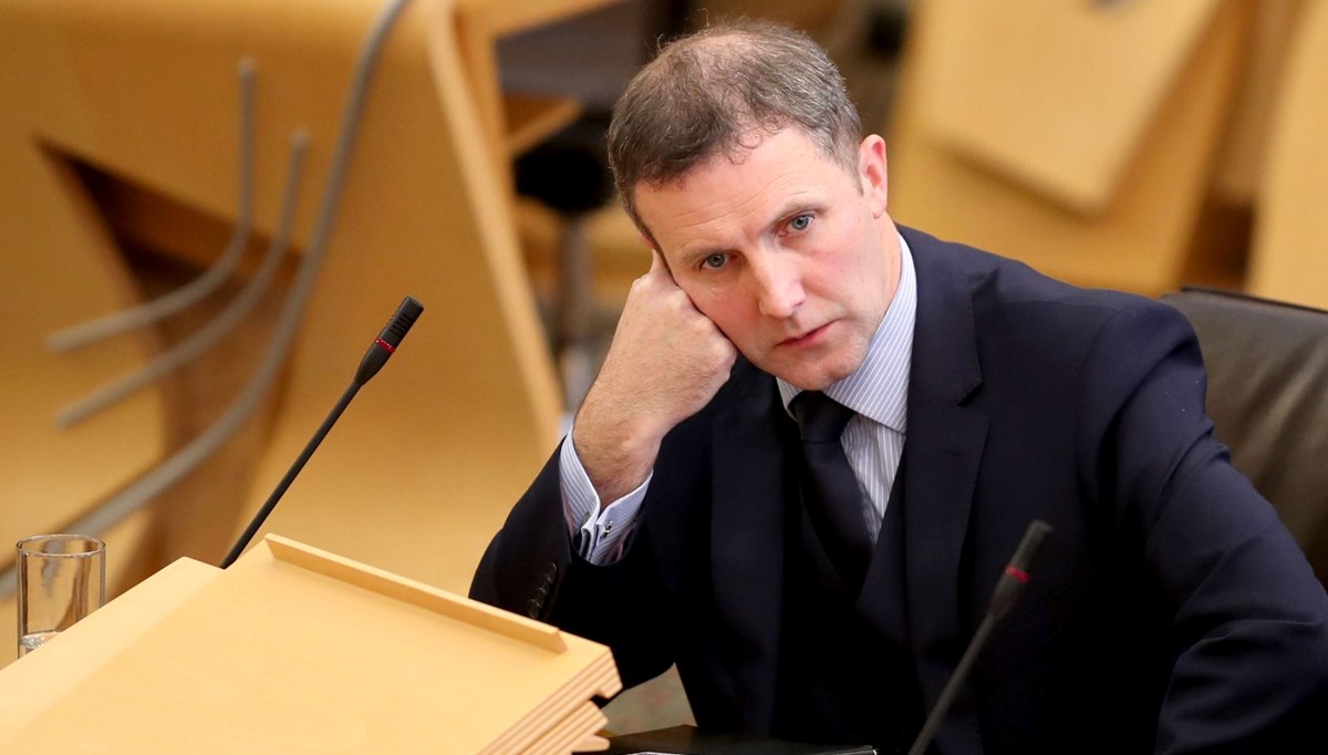 İskoçya Sağlık Bakanı Michael Matheson’dan açıklama: Çocuklarının internet faturası istifa getirdi