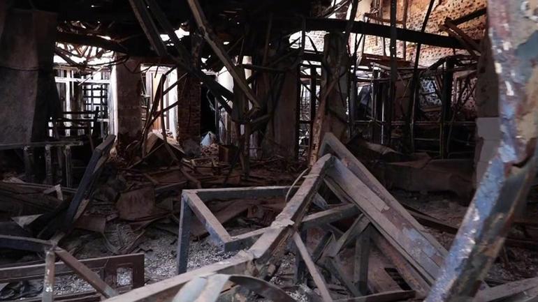 CNN TÜRK görüntüledi: Savaşta vurulan Sudan TV binası kullanılamaz halde