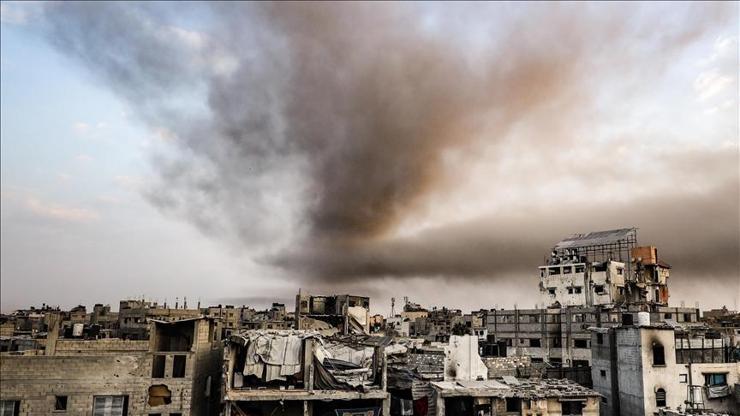 İsrail, Gazze’ye hava ve topçu saldırısı düzenledi