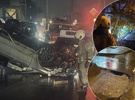 İstanbul’u yağış vurdu! Yollar çöktü, Araçlar takla attı, ağaçlar devrildi.