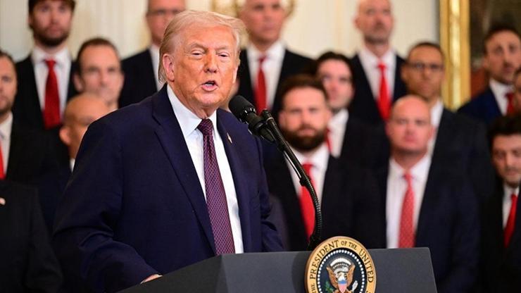 Trump’tan ‘Grönland’ tehdidi: “Aynı fikirde olmayana vergi uygularım”