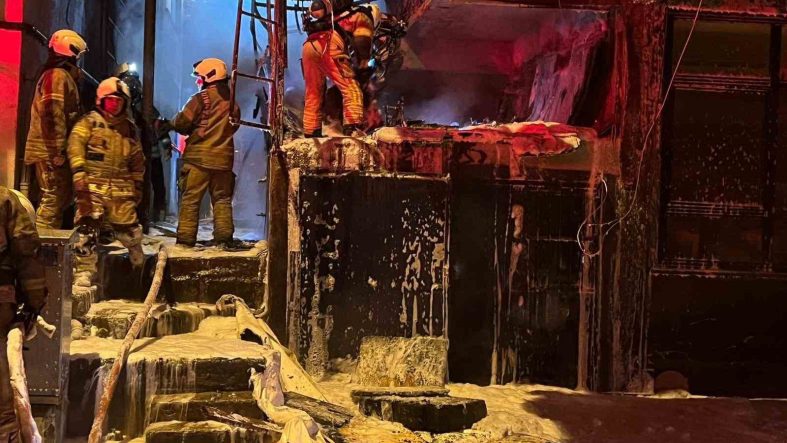 Bahçelievler'de korkutan depo yangını