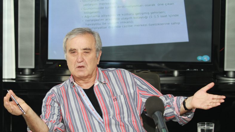 Besim Tibuk’un “Türk milletini güzelleştirme projesi"