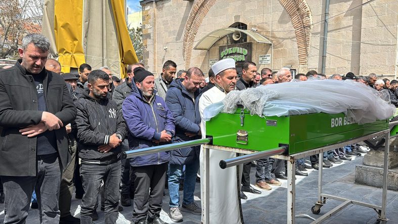 Boşanma aşamasındaki eşi öldürmüştü: Zeliha toprağa verildi