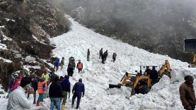 Hindistan'da çığ felaketi: 6 kişi hayatını kaybetti