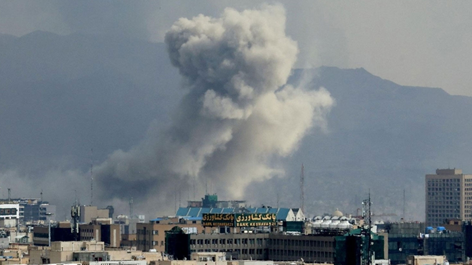 İsrail ordusu, İran’da “askeri sanayi tesislerini” vurduğunu iddia etti