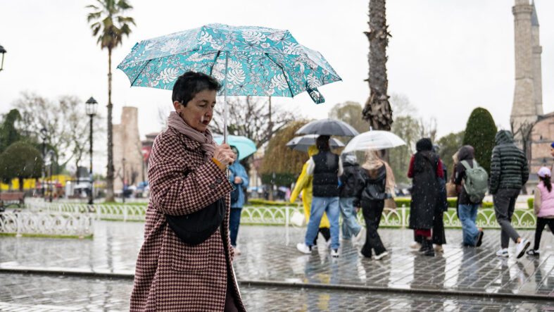 Meteoroloji'den 56 il için kuvvetli sağanak uyarısı!