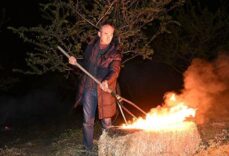 Üreticilerden ‘zirai don' nöbeti: Dumanlı koruma