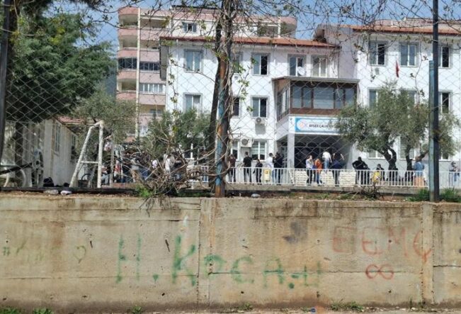 KAHRAMANMARAŞ OKUL SALDIRISINI KİM YAPTI, KİMLİK BİLGİLERİ AÇIKLANDI MI? Kahramanmaraş Ayser Çalık Ortaokulu Saldırısı Son Durum!