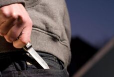 17 bıçak darbesi aldı, ölü numarasıyla kurtuldu, kocasının en ağır cezayı almasını istiyor