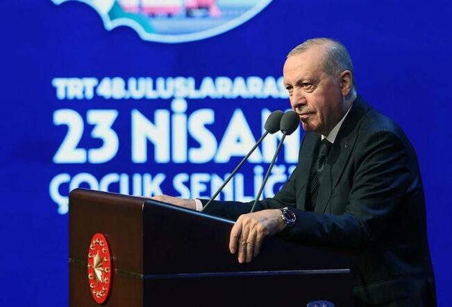 Cumhurbaşkanı Erdoğan çocuklara seslendi: Sanal alem sizi spordan alıkoymasın, dijitaldeki tehlikelere karşı dikkatli olun