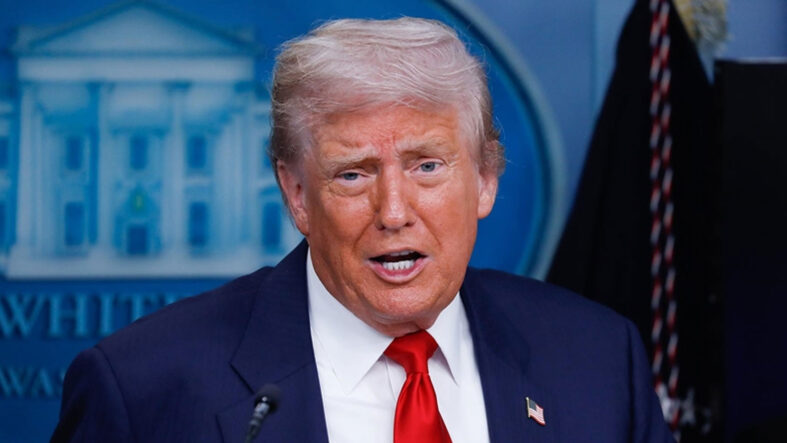 ABD Başkanı Trump, İran'ın "mali olarak çöktüğünü" savundu