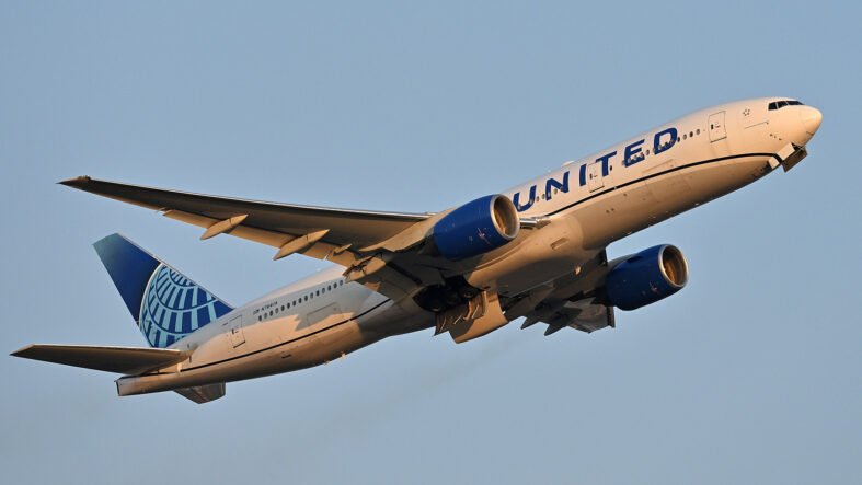 ABD'de havada bomba paniği: Pilotlar 'bip' sesi duydu, uçak acil iniş yaptı