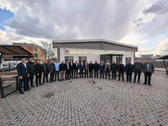 Ankara Kent Konseyi Heyetinden Ankara Servis Aracı İşletmecileri Esnaf Odası Başkanı İlyas Aktürk'e tebrik ziyareti