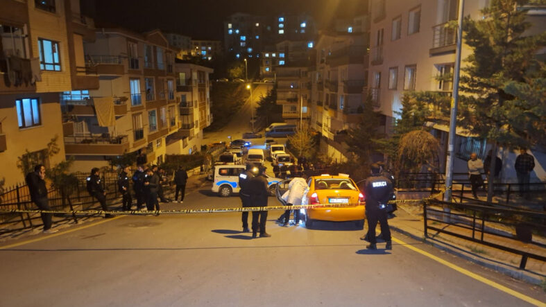 Ankara'da bir kişi tartıştığı arkadaşını takside vurdu