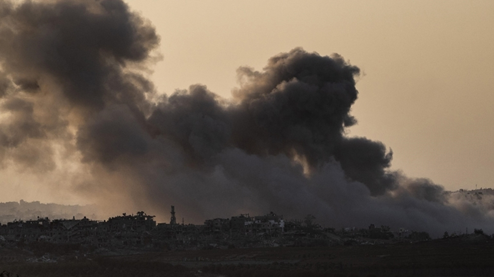 Ateşkes öncesinde İsrail ile Hizbullah'tan karşılıklı saldırılar: Çok sayıda ölü ve yaralı var