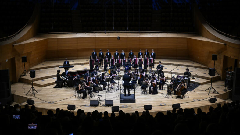 Bakan Ersoy, Hataylı çocukların hayalini gerçekleştirdi