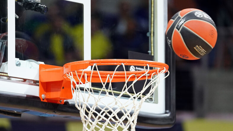Basketbol Euroleague'de play-off için son bilet sahibini buluyor