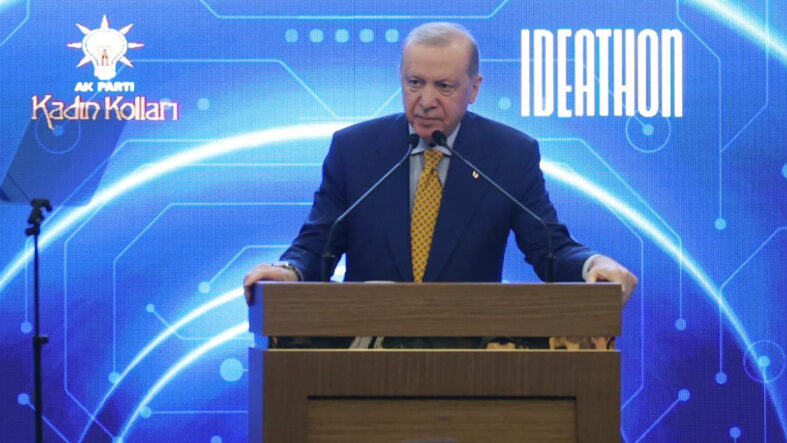 Cumhurbaşkanı Erdoğan: Aileye saldırı beka meselesidir