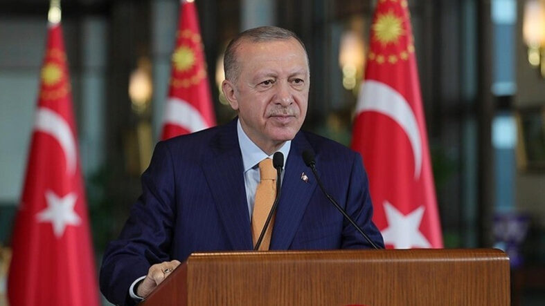 Cumhurbaşkanı Erdoğan'dan, Avrupa şampiyonu milli güreşçi Rıza Kayaalp'e tebrik telefonu