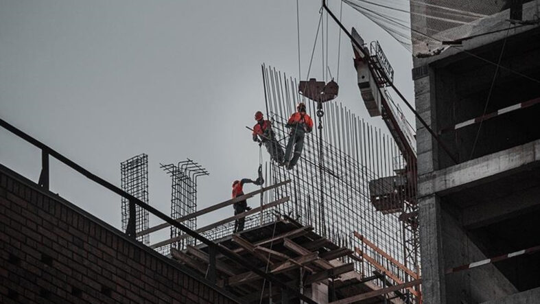 Dev inşaat şirketinin iflas kararı kalktı