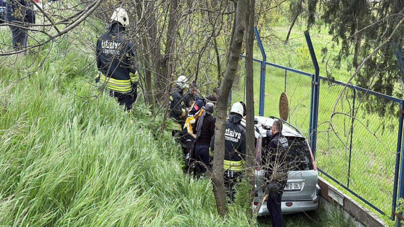 Direksiyonda kalp krizi geçirdi, otomobil şarampole uçtu