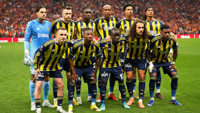 Fenerbahçe'de Galatasaray derbisi sonrası olağanüstü toplantı: Kadro dışı kararı