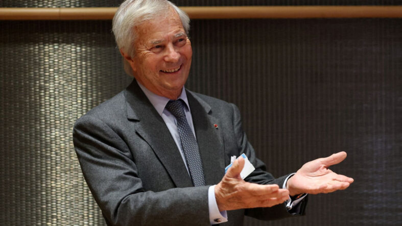 Fransa’da yüzden fazla yazar Grasset yayınevini terk etti