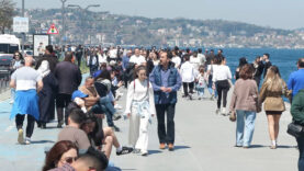 Güneşli havayı fırsat bilenler Bebek Sahili'ne akın etti