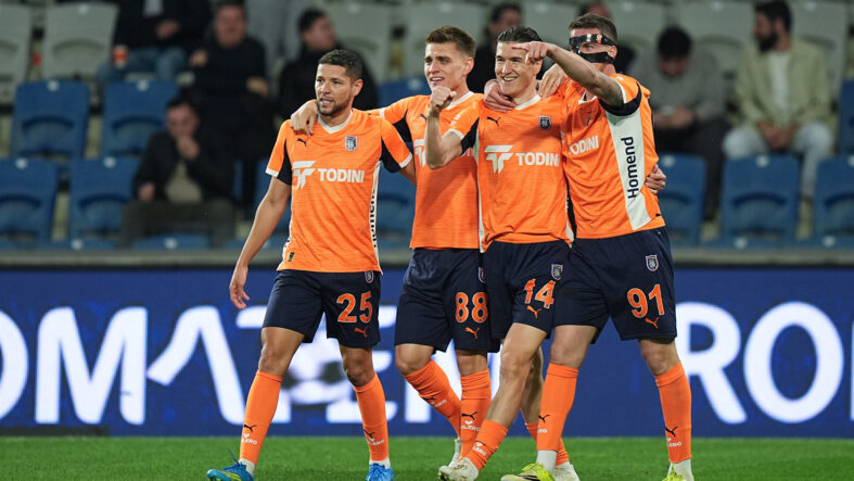 İstanbul derbisinde gülen Başakşehir oldu