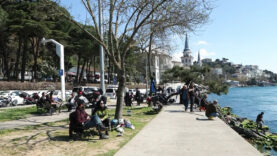İstanbul’da güzel havayı fırsat bilenler sahillere akın etti