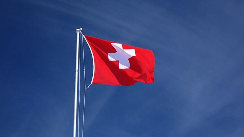 İsviçre, Tahran Büyükelçiliği'ni yeniden açtı