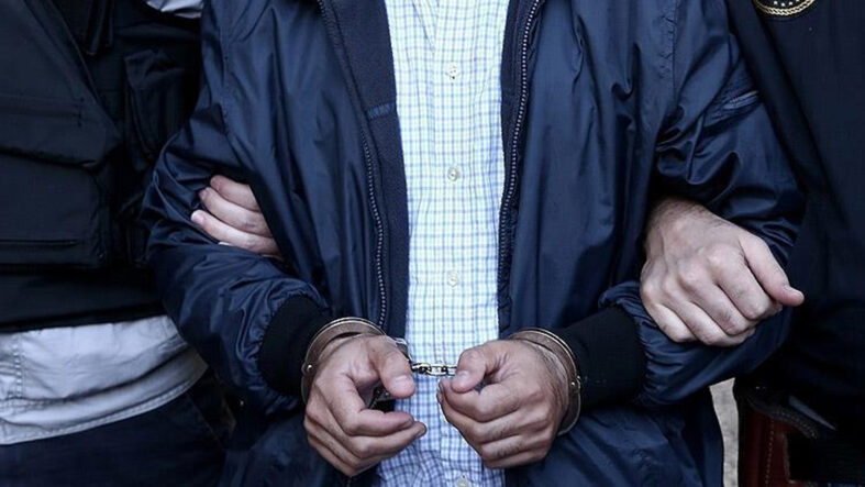 İzmir'de eşini tabancayla vurarak öldüren koca tutuklandı