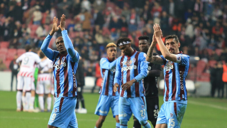 Trabzonspor, penaltılarda Samsunspor'u yenerek yarı finale yükseldi