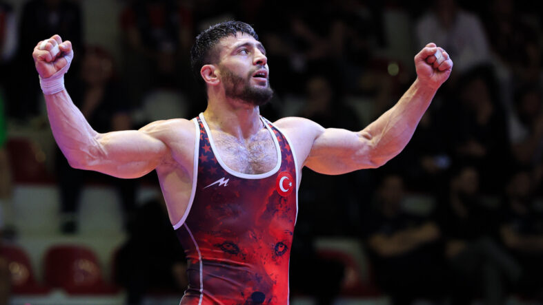 Milli güreşçi Cengiz Arslan, Avrupa Şampiyonası'nda bronz madalya aldı