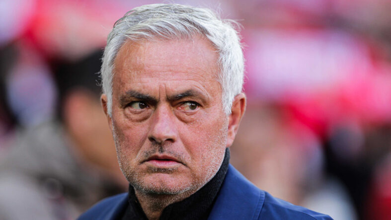 Mourinho'dan derbi zaferi sonrası tarihe geçecek hareket: Yine rahat durmadı