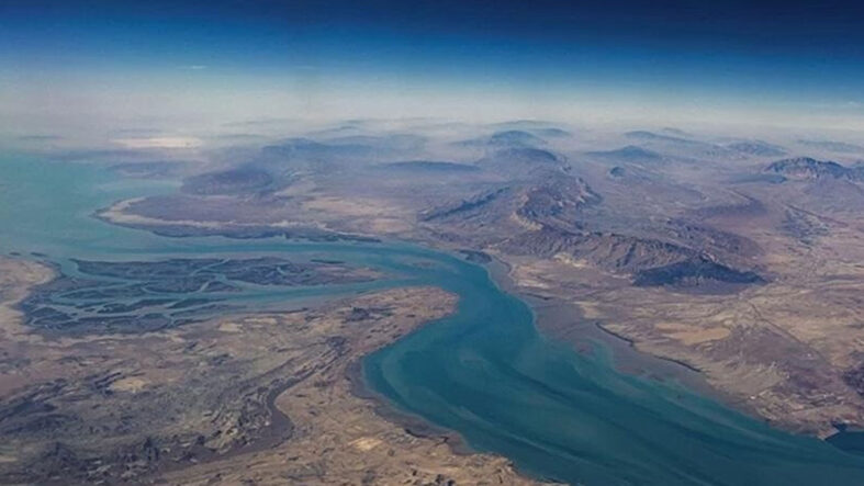 İran: Hürmüz'ü yeniden kapattık