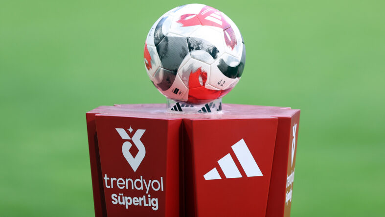 Süper Lig'de "İstanbul derbileri" haftası yaşanacak