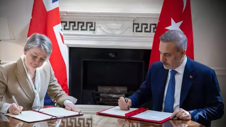 Türkiye ve İngiltere arasında Stratejik Ortaklık Çerçeve Belgesi imzalandı