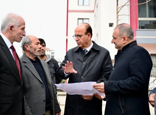 Yeşilyurt’ta bozulan yollar yenileniyor