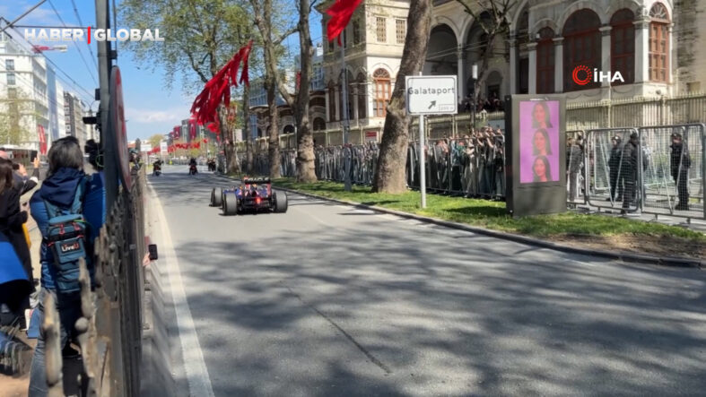 Yuki Tsunoda'dan, İstanbul sokaklarında gösteri sürüşü