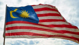 Yüzen kasabada felaket: 1000'e yakın ev kül oldu