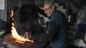 Zamana karşı direniş: 10 yaşında başladı, 63 yıldır aralıksız yapıyor!