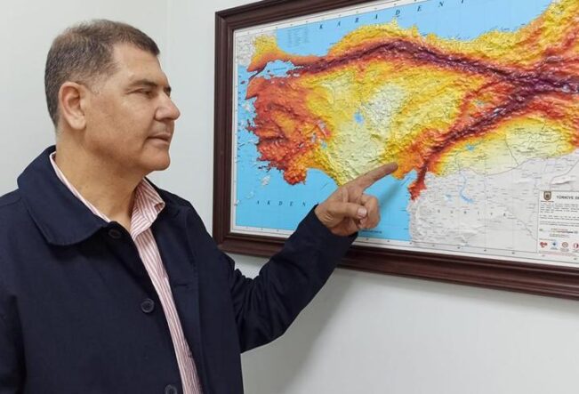 Prof. Dr. Semir Över harita üzerinden gösterdi! Doğu Akdeniz'de 7 ve üzeri deprem mümkün mü?