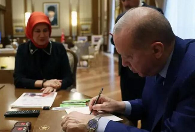 Cumhurbaşkanı Erdoğan, Türk Kızılayı'na kurban bağışında bulundu