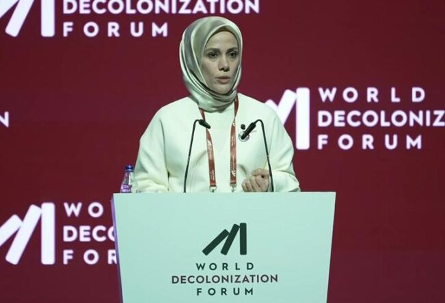 Esra Albayrak: Daha adil bir dünya için çalışmalıyız