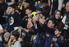 Fenerbahçe’den kadın ve çocuk taraftarlara bilet jesti