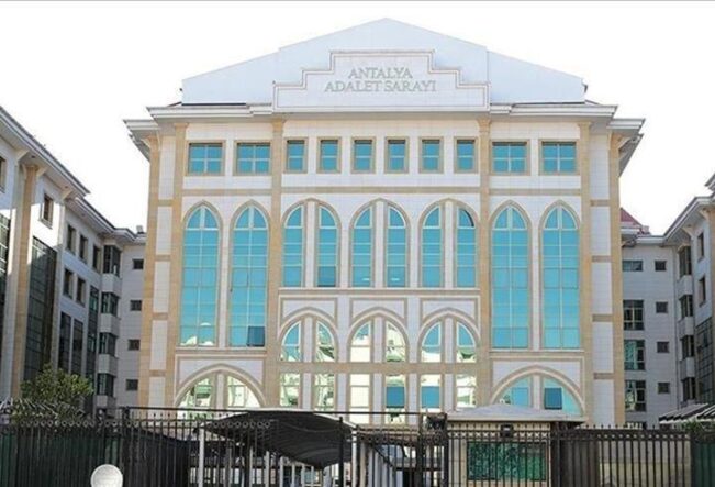 Antalya Büyükşehir Belediyesi'ne 'yolsuzluk' soruşturması: 25 gözaltı